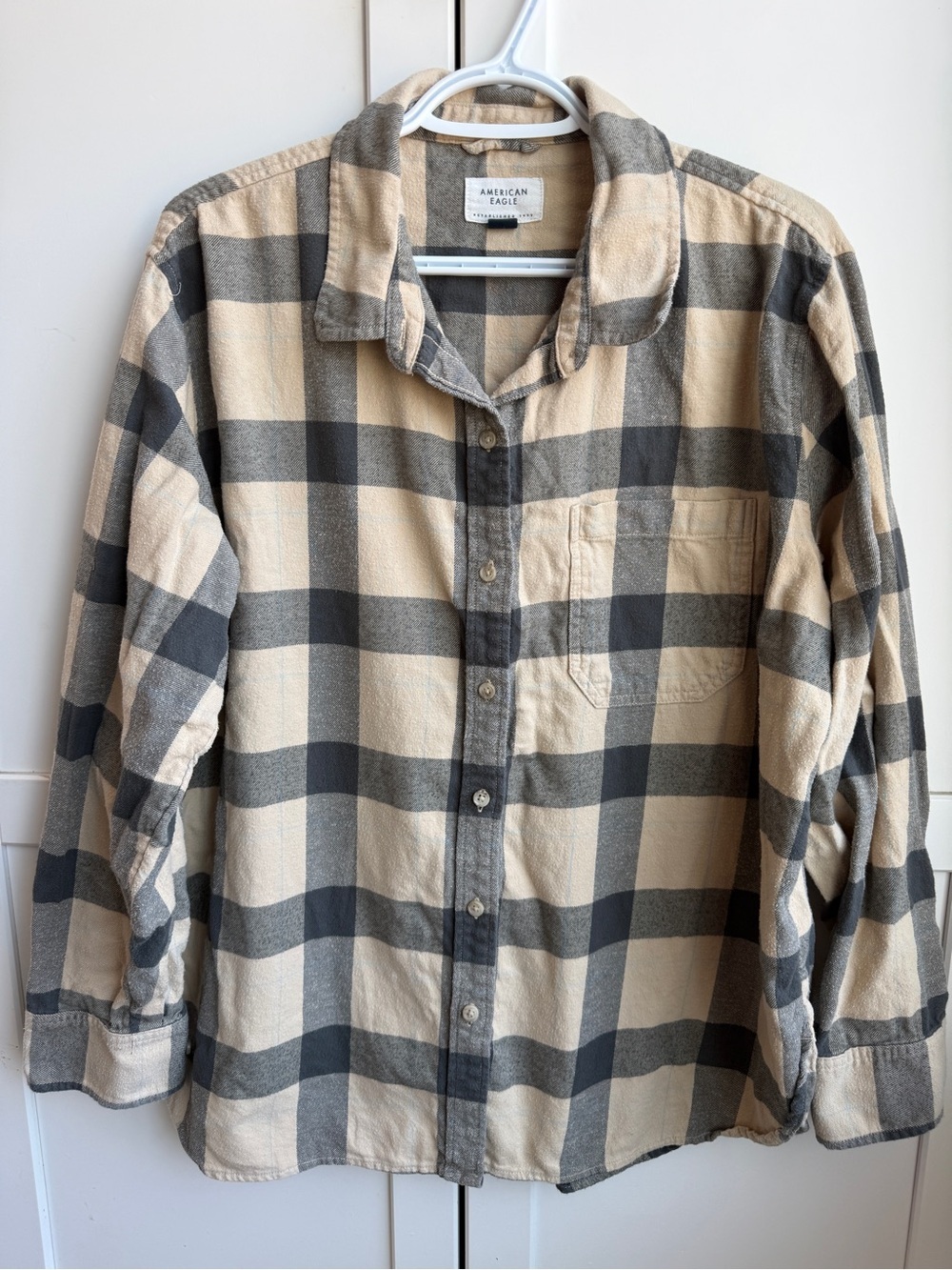 100% Cotton American Eagle Outfitters Plaid Button-Down Shirt Size L